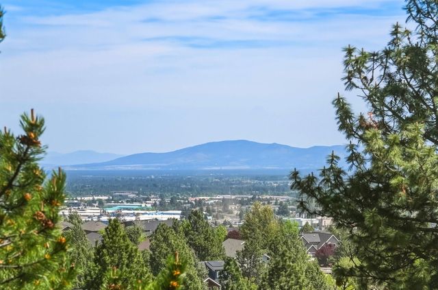 2409 NW Hillpine Court, Bend, OR 97703