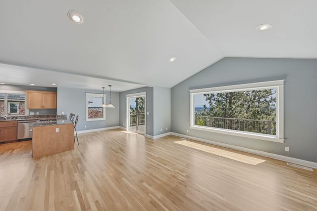 2409 NW Hillpine Court, Bend, OR 97703
