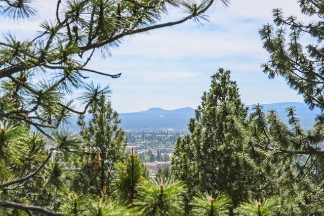 2409 NW Hillpine Court, Bend, OR 97703