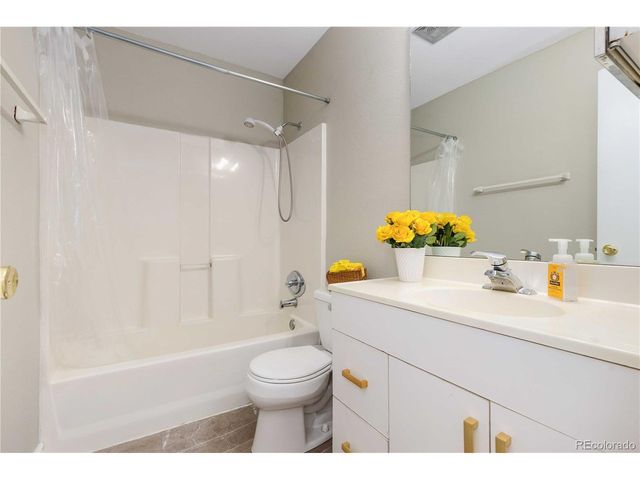6650 E Arizona Ave 137, Denver, CO 80224