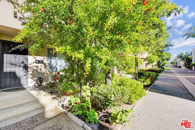 6330 Morse Avenue, North Hollywood, CA 91606