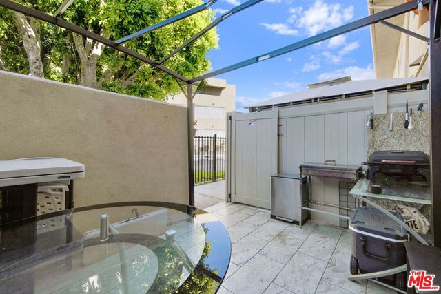 6330 Morse Avenue, North Hollywood, CA 91606