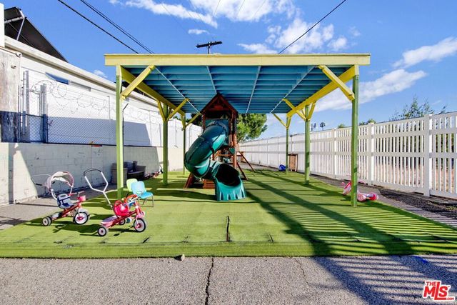 6330 Morse Avenue, North Hollywood, CA 91606