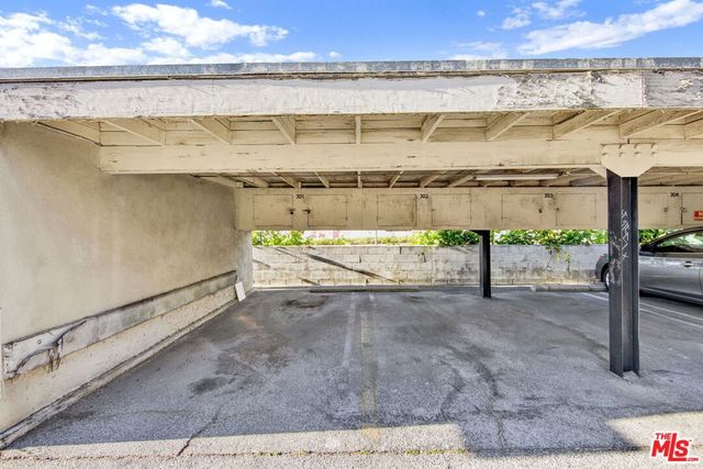 6330 Morse Avenue, North Hollywood, CA 91606