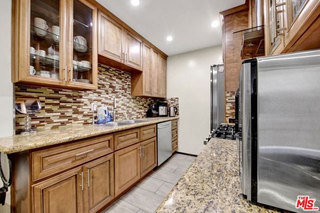 6330 Morse Avenue, North Hollywood, CA 91606