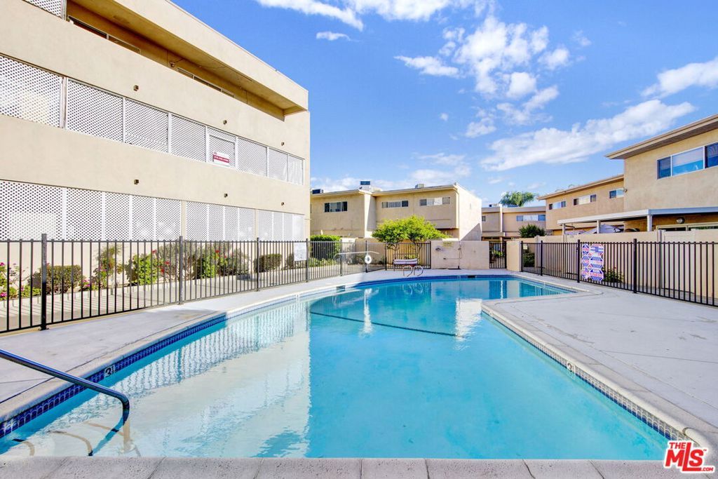 6330 Morse Avenue, North Hollywood, CA 91606