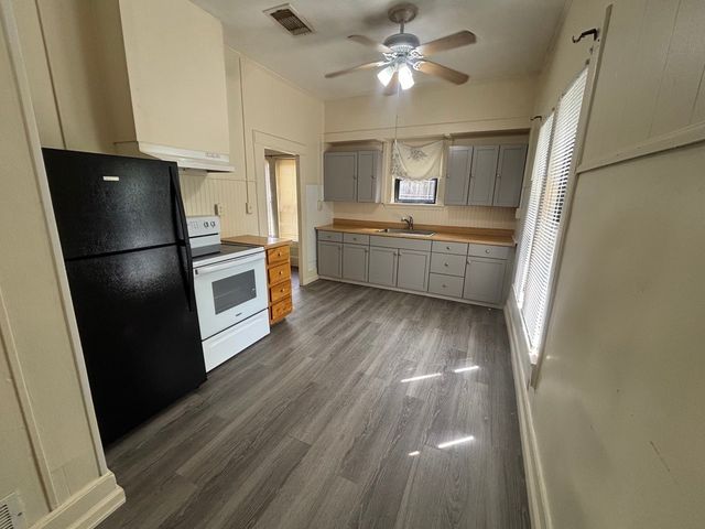 376 W Walters Street, Lewisville, TX 75057