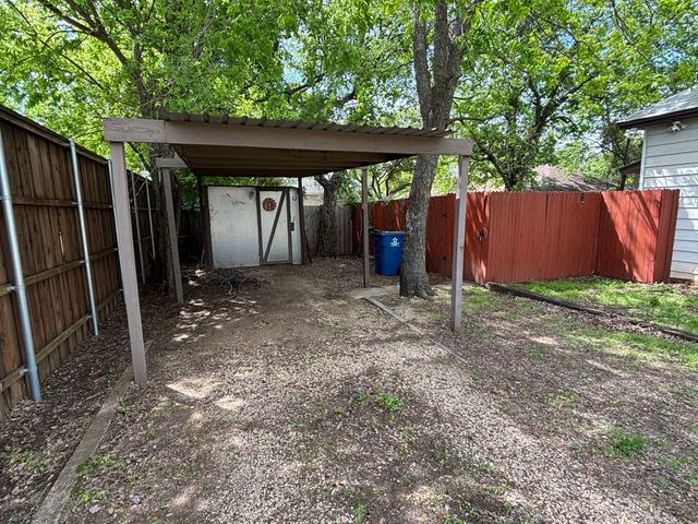 376 W Walters Street, Lewisville, TX 75057