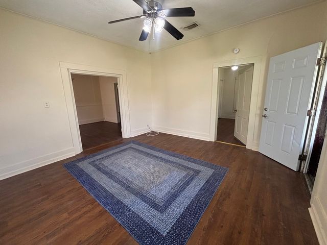 376 W Walters Street, Lewisville, TX 75057