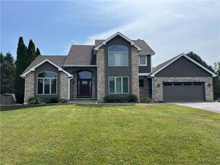 2 Shannon Crescent, Ogden, NY 14559