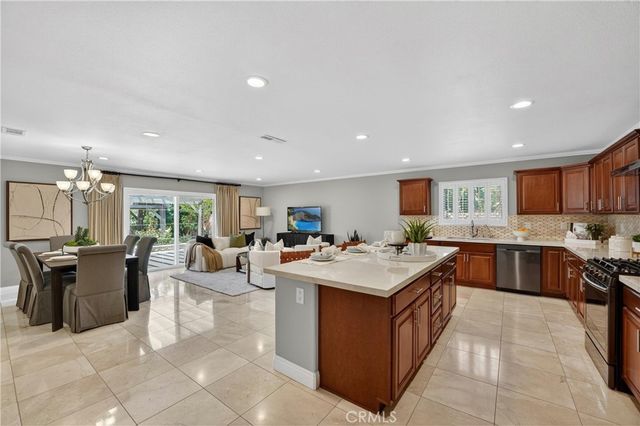 1192 Sycamore Avenue, Tustin, CA 92780