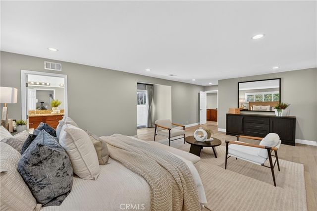 1192 Sycamore Avenue, Tustin, CA 92780