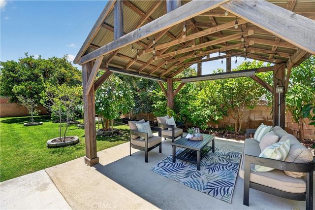 1192 Sycamore Avenue, Tustin, CA 92780
