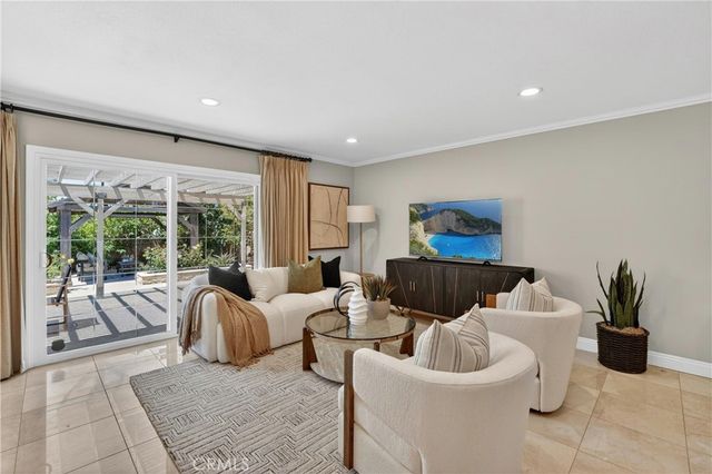 1192 Sycamore Avenue, Tustin, CA 92780