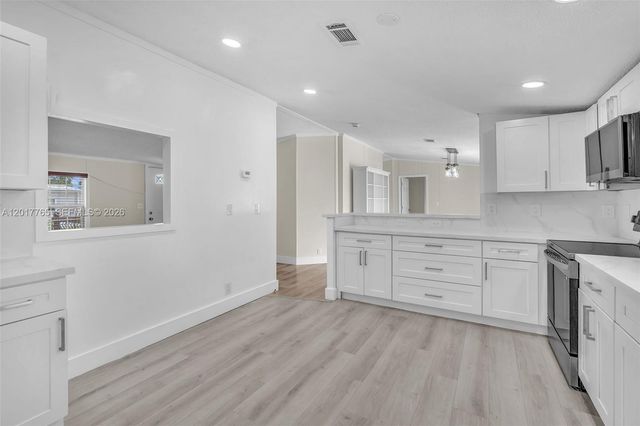 730 NW 217th Ter, Pembroke Pines, FL 33029
