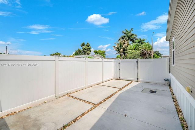 730 NW 217th Ter, Pembroke Pines, FL 33029