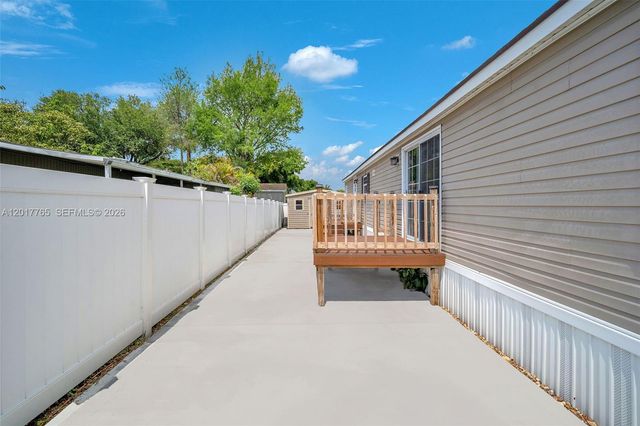 730 NW 217th Ter, Pembroke Pines, FL 33029