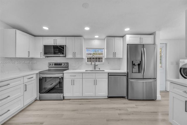 730 NW 217th Ter, Pembroke Pines, FL 33029