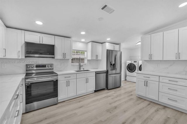 730 NW 217th Ter, Pembroke Pines, FL 33029