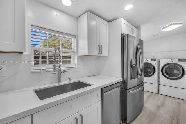 730 NW 217th Ter, Pembroke Pines, FL 33029
