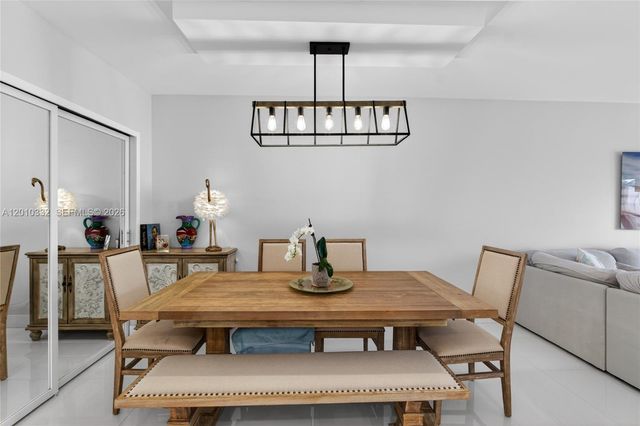 1985 S Ocean Dr 22H, Hallandale Beach, FL 33009