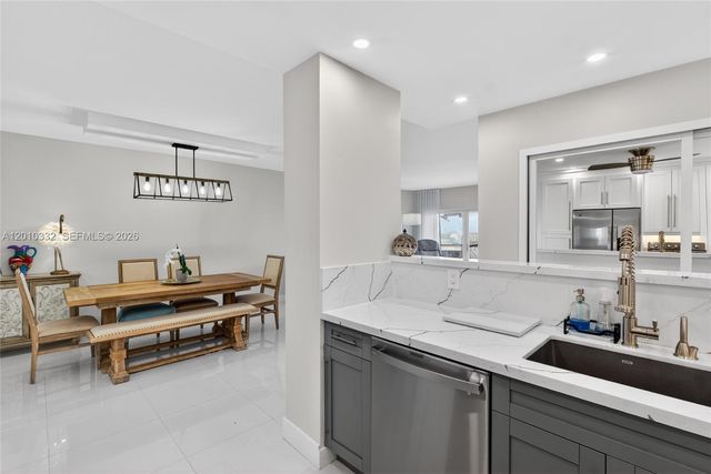 1985 S Ocean Dr 22H, Hallandale Beach, FL 33009