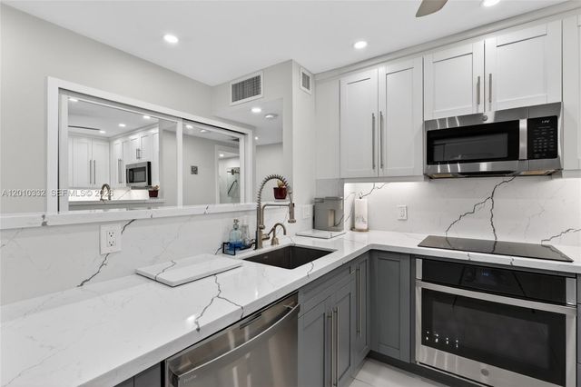 1985 S Ocean Dr 22H, Hallandale Beach, FL 33009