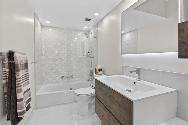 1985 S Ocean Dr 22H, Hallandale Beach, FL 33009