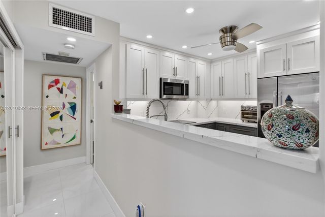 1985 S Ocean Dr 22H, Hallandale Beach, FL 33009