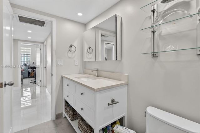 1985 S Ocean Dr 22H, Hallandale Beach, FL 33009