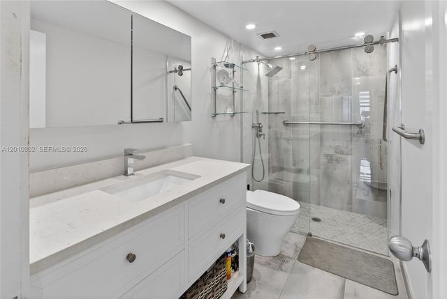 1985 S Ocean Dr 22H, Hallandale Beach, FL 33009