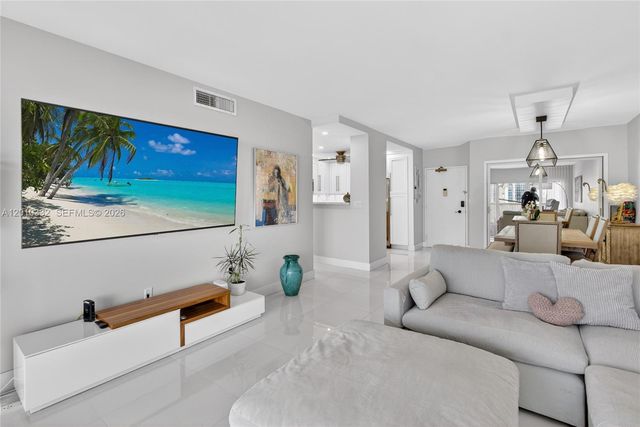 1985 S Ocean Dr 22H, Hallandale Beach, FL 33009