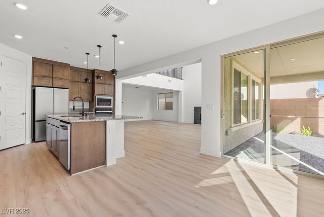 10851 Hanwicke Harbor Avenue, Las Vegas, NV 89166