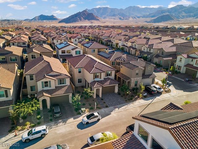 10851 Hanwicke Harbor Avenue, Las Vegas, NV 89166