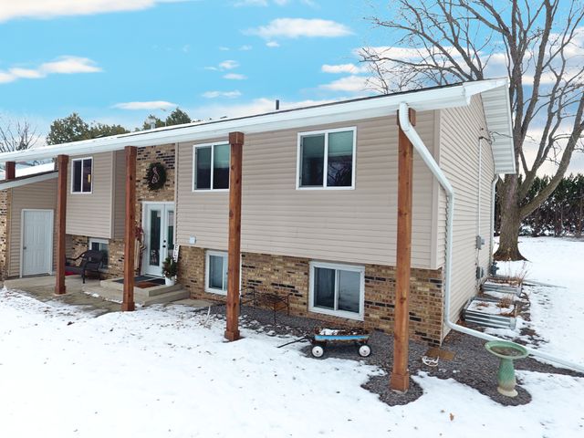 2025 Edgewood Drive, Owatonna, MN 55060