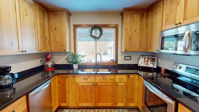 2025 Edgewood Drive, Owatonna, MN 55060