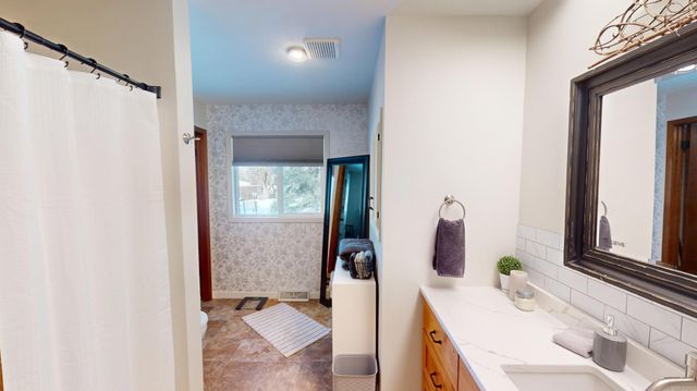 2025 Edgewood Drive, Owatonna, MN 55060