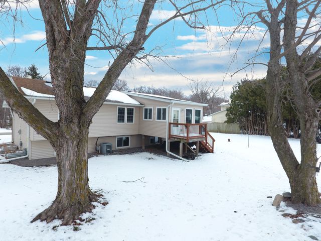 2025 Edgewood Drive, Owatonna, MN 55060