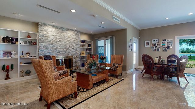 7987 HOLLYRIDGE Road, Jacksonville, FL 32256