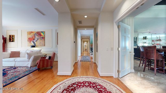 7987 HOLLYRIDGE Road, Jacksonville, FL 32256