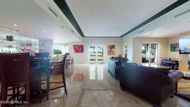 7987 HOLLYRIDGE Road, Jacksonville, FL 32256