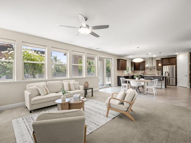 1229 E Via Roma Drive, Fresno, CA 93730