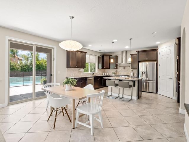 1229 E Via Roma Drive, Fresno, CA 93730