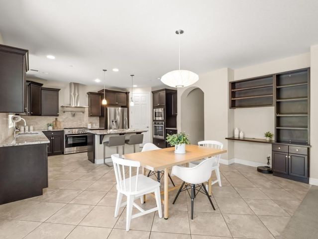 1229 E Via Roma Drive, Fresno, CA 93730