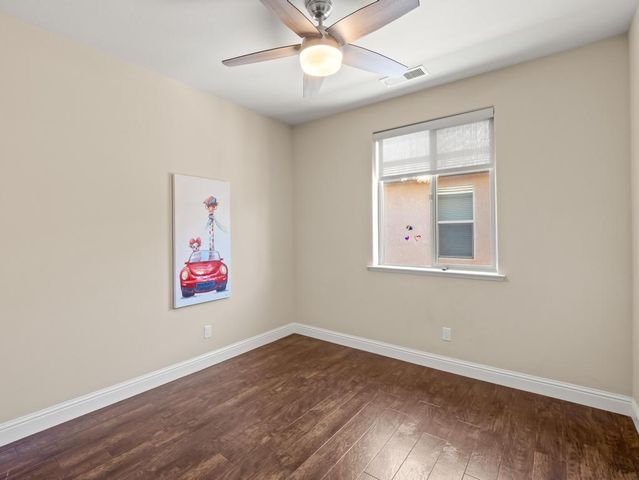 1229 E Via Roma Drive, Fresno, CA 93730