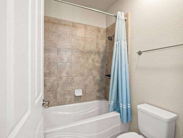 1229 E Via Roma Drive, Fresno, CA 93730