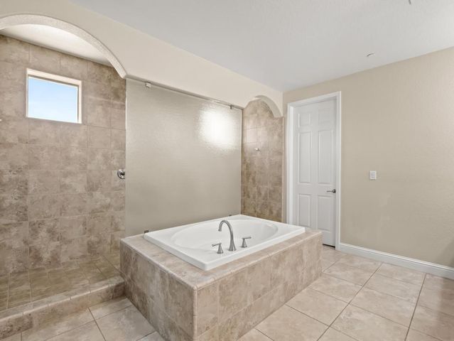 1229 E Via Roma Drive, Fresno, CA 93730