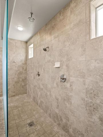 1229 E Via Roma Drive, Fresno, CA 93730