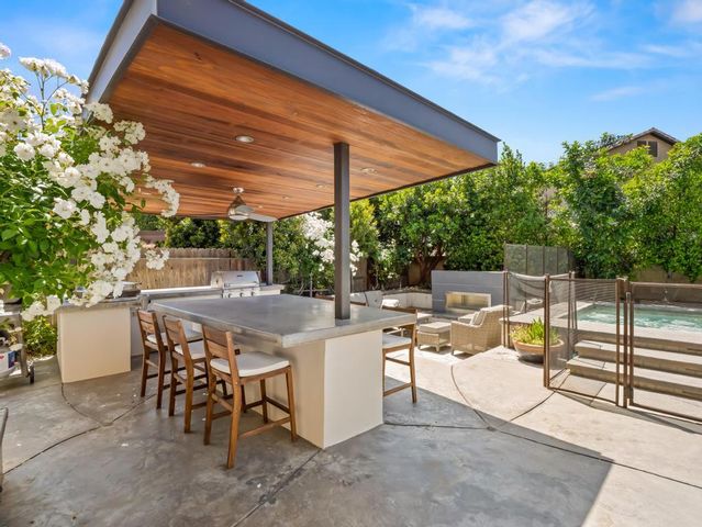 1229 E Via Roma Drive, Fresno, CA 93730