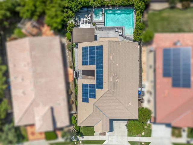 1229 E Via Roma Drive, Fresno, CA 93730